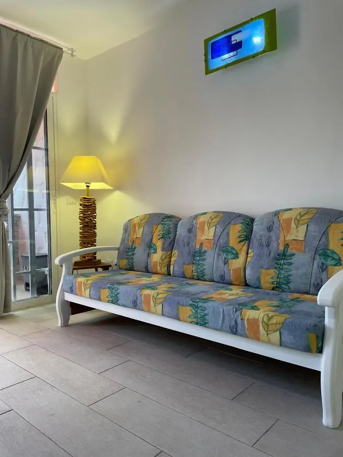 شقة طوستا ديل سيلونثيو  في Oasis Relax 0*,  إسبانيا